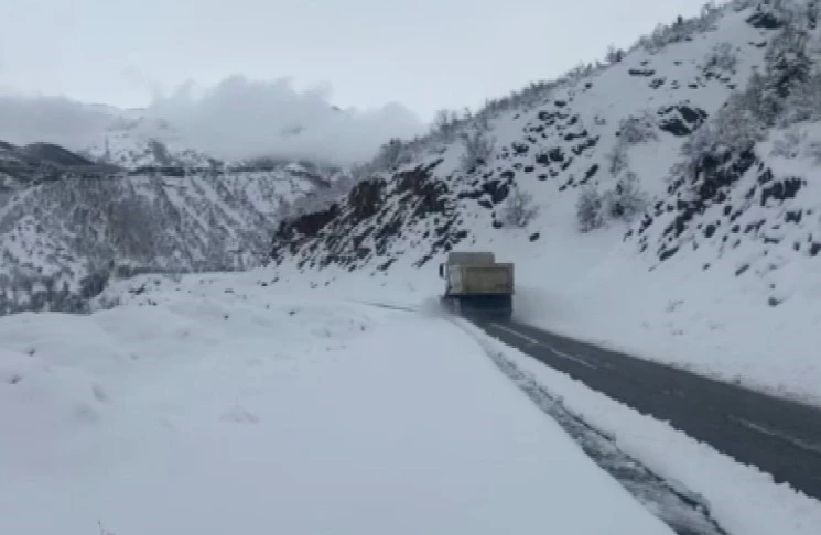 Tunceli’de kar yağışı etkisini sürdürüyor
