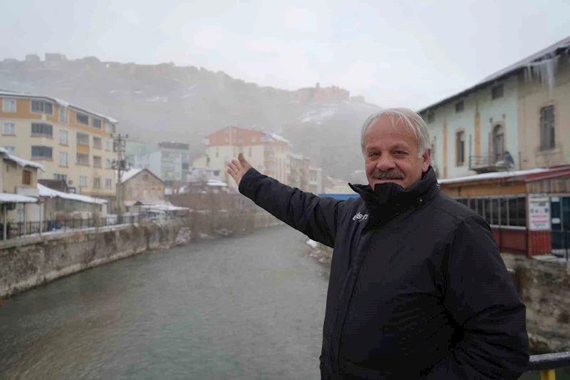 Bayburt’ta yoğun sis etkili oldu görüş mesafesi 10 metreye kadar düştü
