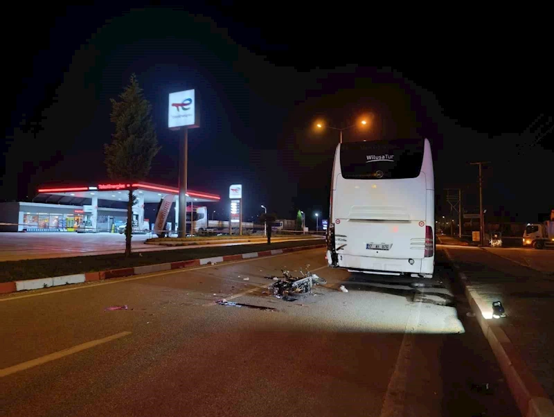 Çan’da motosiklet otobüse arkadan çarptı: 1 kişi öldü, 1 kişi ağır yaralandı
