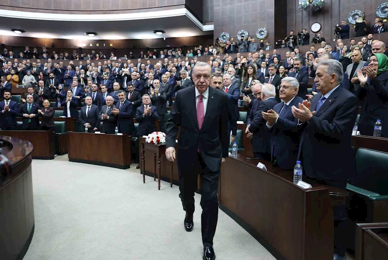 Cumhurbaşkanı Erdoğan: “Biz de Halep’te, Şam’da, Hama’da, Humus’ta, Dera’da, Münbiç’te özgür Suriye bayrağıyla ay yıldızlı bayrağımızı yan yana gördükçe şad oluyoruz”
