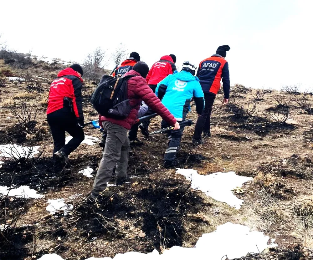 Erciyes’te ayağı kırılan dağcı kurtarıldı