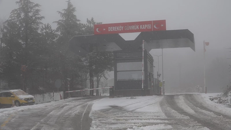 Kırklareli’nin yüksek kesimlerinde kar yağışı etkili oluyor
