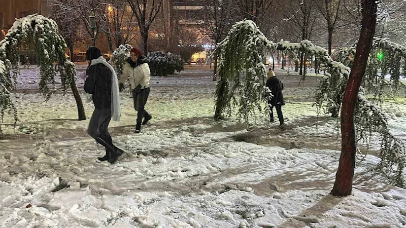 Uşaklılar karın keyfini çıkardı
