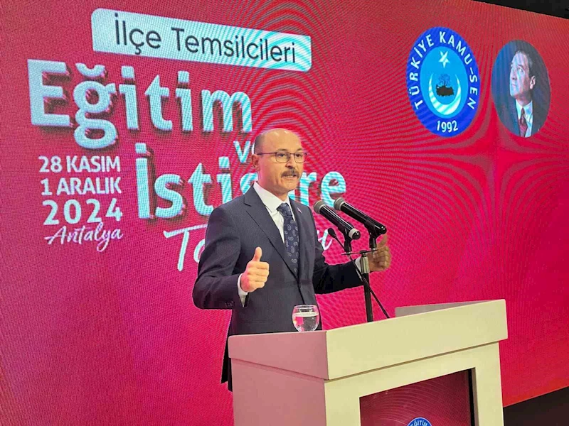 Türk Eğitim-Sen Genel Başkanı Geylan: “Konfederasyon ve sendikalar, maalesef çalışanlar adına değil, adeta işveren adına masaya oturuyor”
