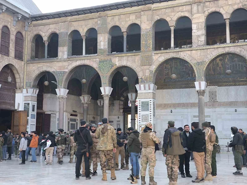 Şam’daki tarihi Emevi Camii görüntülendi: Suriyeliler camiye akın etti
