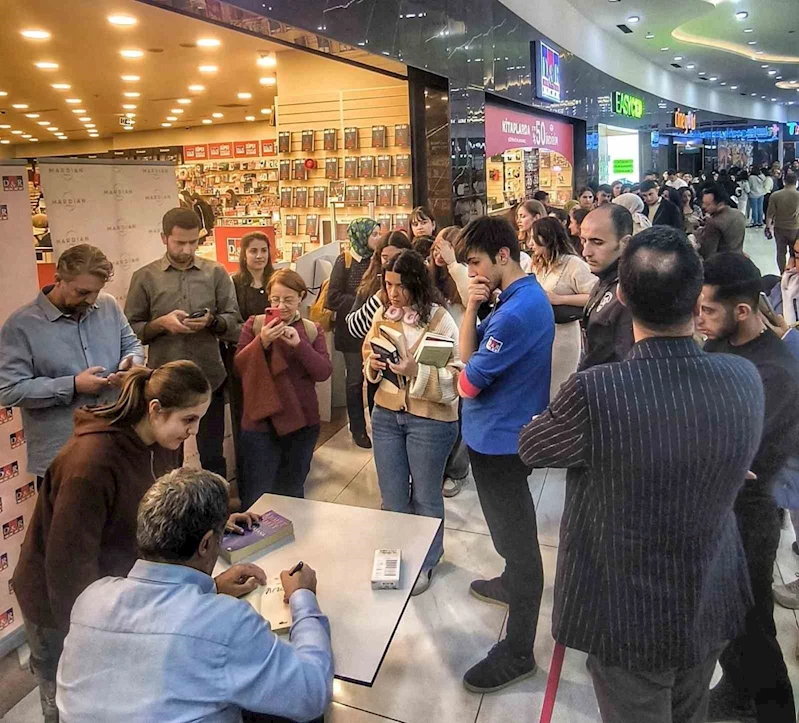 Mardian Mall’da imza günü etkinliği
