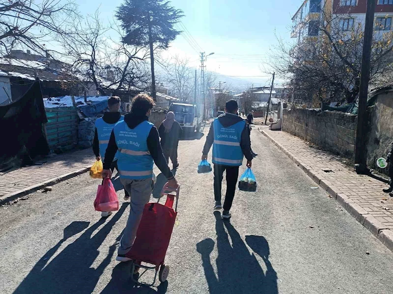 Elazığ’da yaşlılarla el ele gönüllüyüz biz etkinliği
