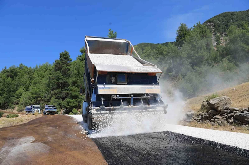 Antalya’nın kırsal yollarına iki yılda 754 milyonluk yatırım
