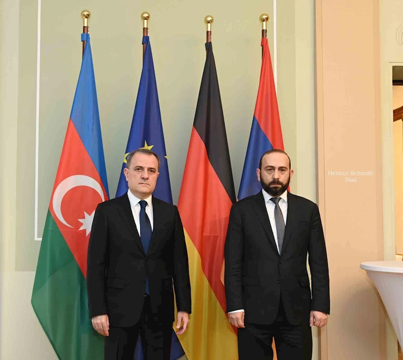 Azerbaycan ve Ermenistan Dışişleri Bakanlarının Berlin’deki barış anlaşması müzakeresi başladı
