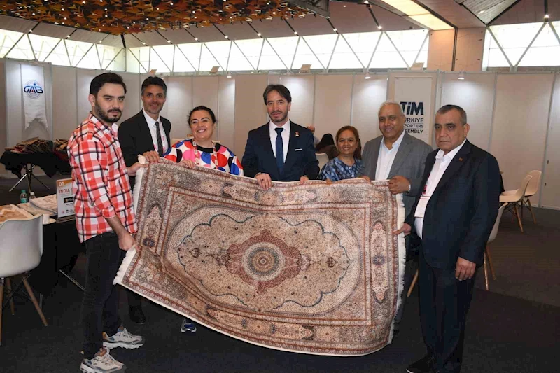 Gaziantepli Halıcılar Hindistan’da ilgiyle karşılandı
