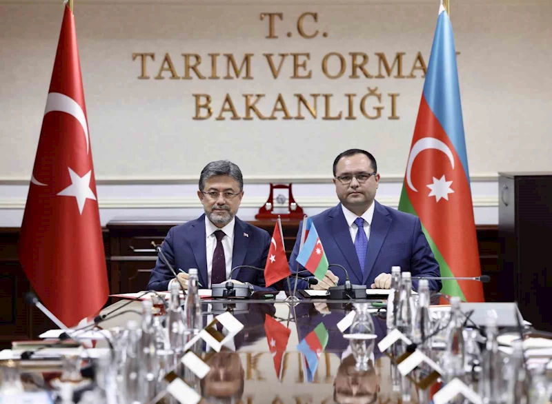 Bakan Yumaklı, Azerbaycan Tarım Bakanı Memmedov ile bir araya geldi

