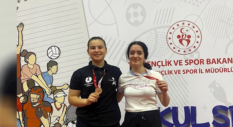 Kır Çiçekleri Türkiye Şampiyonasından başarıyla döndü
