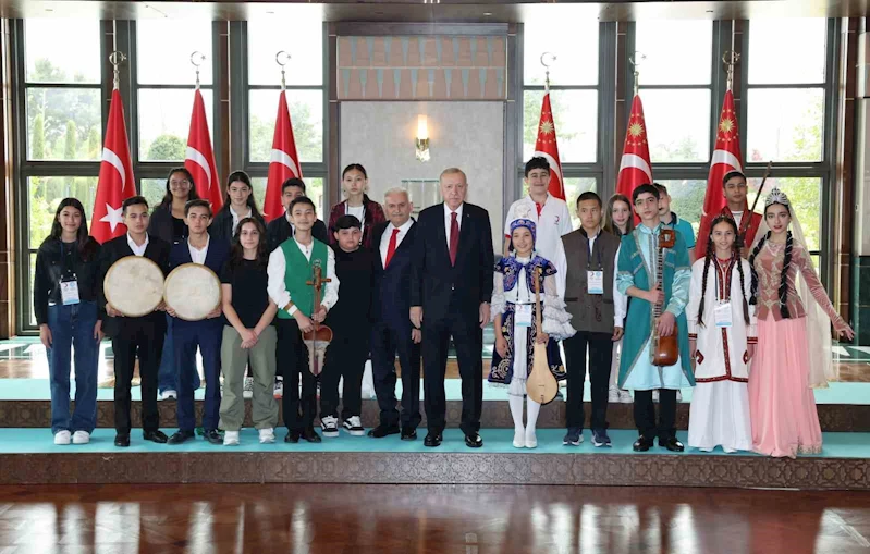Cumhurbaşkanı Erdoğan, çocukları kabul etti
