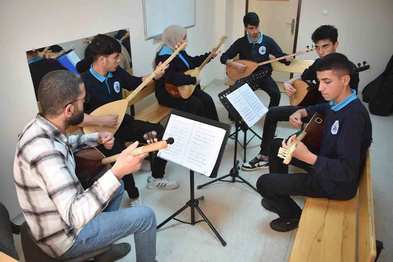Bitlisli öğrencileri konservatuvara hazırlıyor
