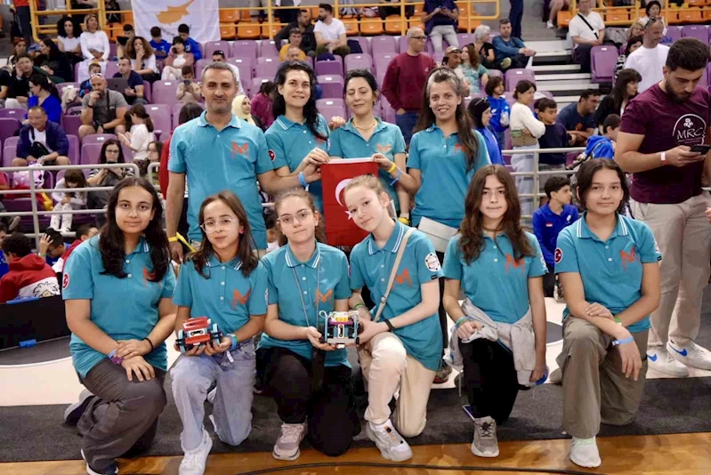 Gaziosmanpaşa BİLSEM öğrencileri Uluslararası Robot  Olimpiyatları yarışmasında dünya birincisi oldu
