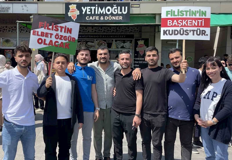 Adana’da üniversite öğrencileri Filistin için yürüdü
