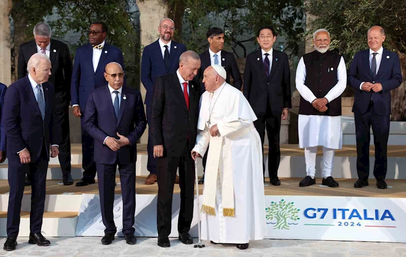 Cumhurbaşkanı Erdoğan, G7 Zirvesi aile fotoğrafı çekimine katıldı
