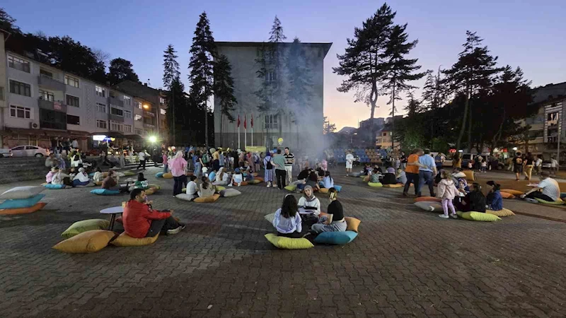 Başkan Karakaş, bayramda çocukları unutmadı
