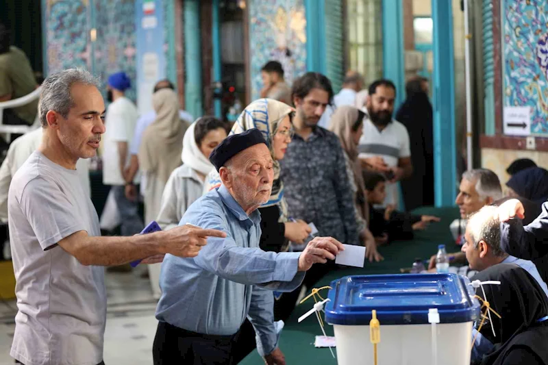 İran’da devrimden bu yana en düşük katılımlı seçim
