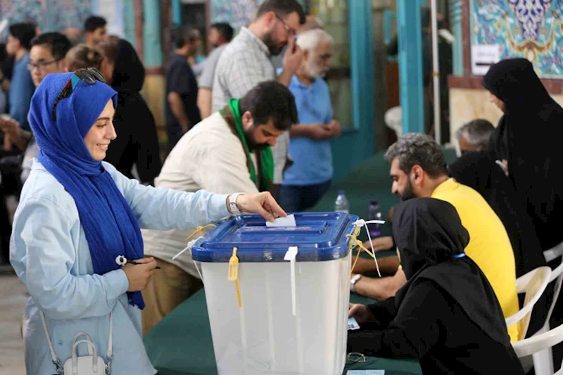 İran’da başkanlık seçimi ikinci tura kaldı