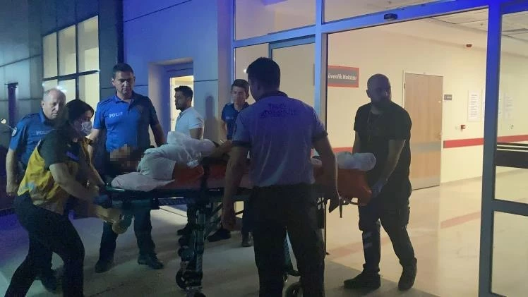 Burdur’da çıkan kavgada 2 kişiyi bıçaklayan zanlı tutuklandı
