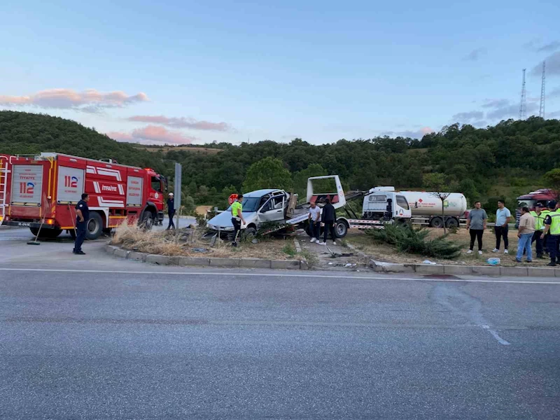 Samsun’da 2 otomobil çarpıştı: 2’si ağır 9 yaralı
