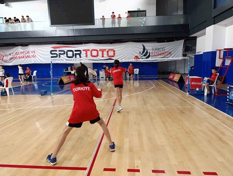 Yunusemreli badmintoncular Youth Open 2024’te Manisa’nın gururu oldu
