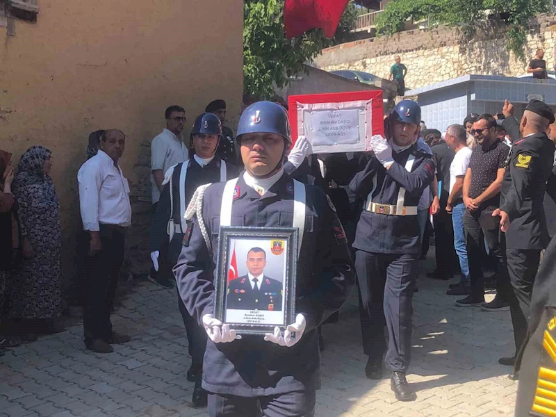 Kazada hayatını kaybeden Jandarma Astsubay İbrahim Daşçı son yolcuğuna uğurlandı
