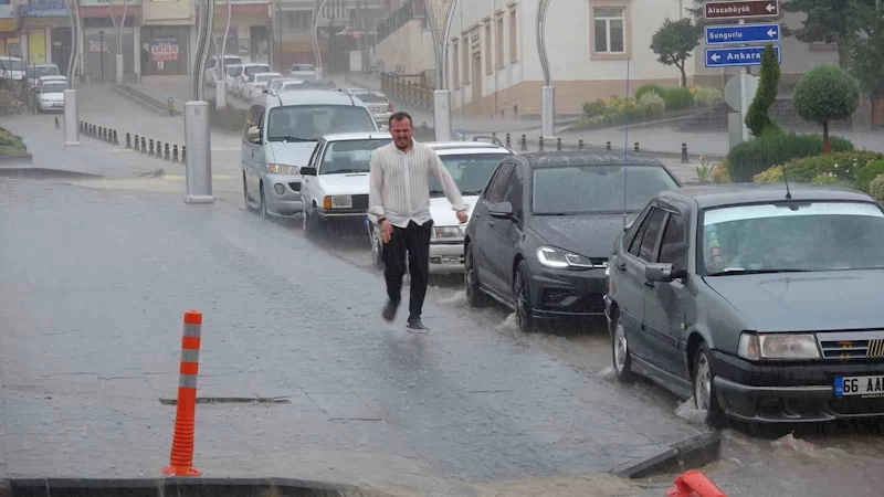 Yozgat’ta sağanak yağış hayatı olumsuz etkiledi
