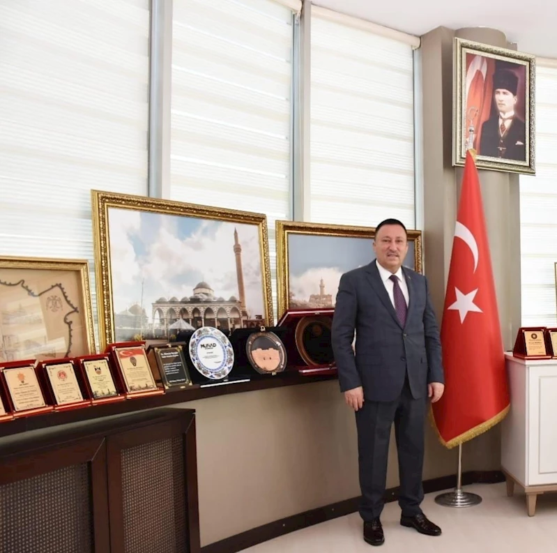 Eski Bağlar Belediye Başkanı Hüseyin Beyoğlu tutuklandı
