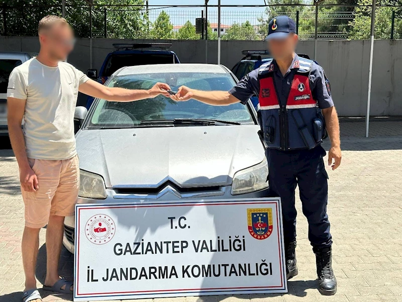 Silah zoruyla vatandaşın aracını gasp eden 3 şahıs tutuklandı
