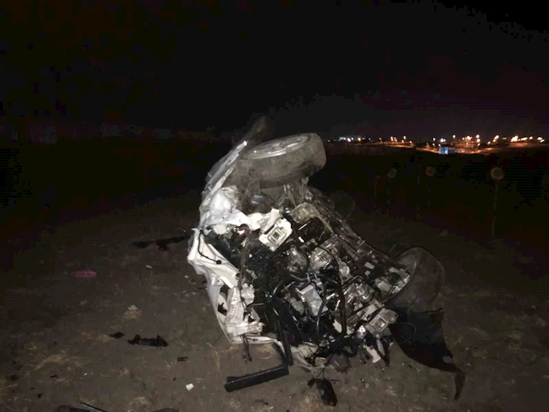 Domuza çarpan otomobil takla attı: Genç eczacı hayatını kaybetti
