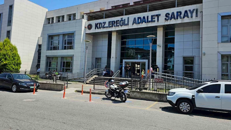 Zonguldak’ta uyuşturucu ele geçirilen geminin tutuklu 10 personelinin yargılanmasına devam edildi
