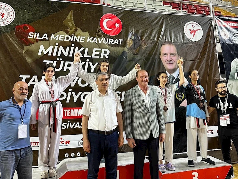 Sultangazi Spor Kulübü Sporcularından büyük başarı: 1 şampiyonada  4 birincilik

