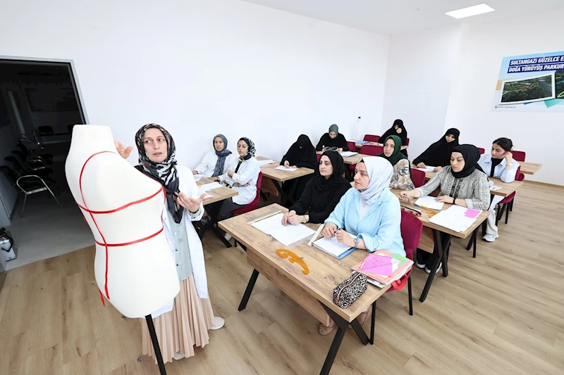 Sultangazi Belediyesi Sanat ve Mesleki Eğitim Kursları yaz aylarında da devam ediyor
