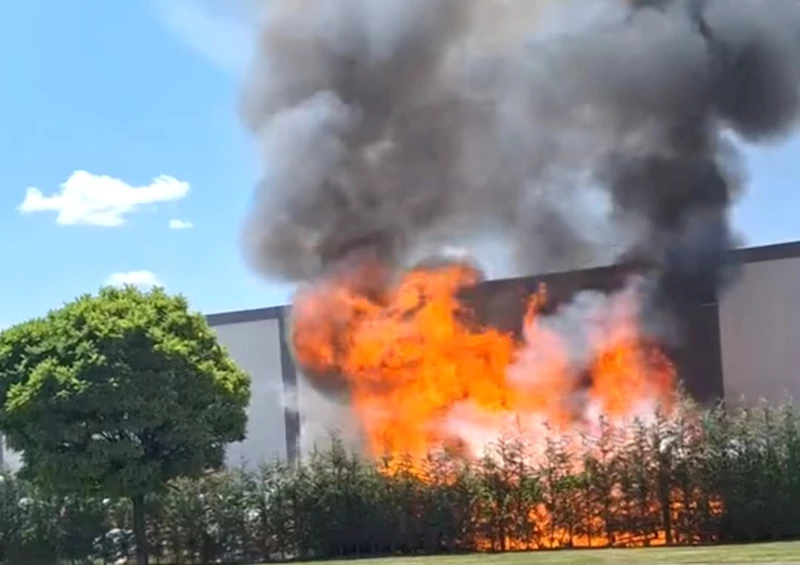Kütahya’da plastik fabrikasında çıkan yangın söndürüldü
