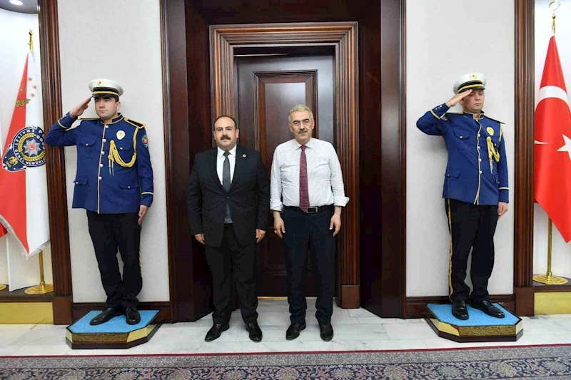 Başkan Hamamcı, Dönmez ve Gürcan ile istişarelerde bulundu
