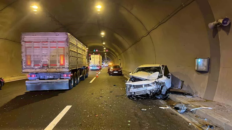 Niğde-Adana Otoyolu’nda trafik kazası: 4 yaralı

