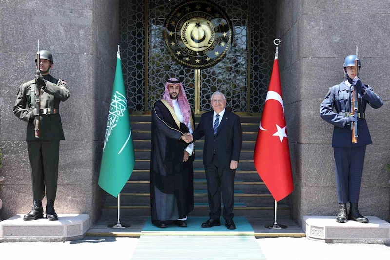 Milli Savunma Bakanı Güler, Suudi mevkidaşı ile görüştü
