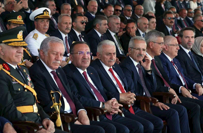 Cumhurbaşkanı Erdoğan, tören alanında alkışlarla karşılandı
