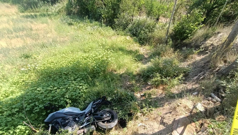 Isparta’da motosiklet şarampole yuvarlandı: 1 ölü
