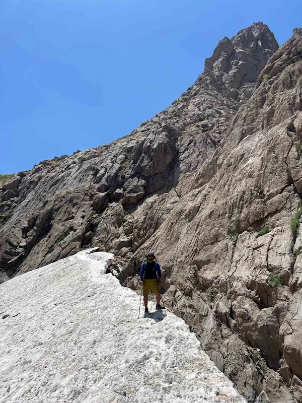 Giresunlu dağcı Cemre Demiröz, Türkiye’nin en yüksek ikinci noktasına tırmandı
