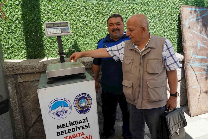 Melikgazi Belediyesi Zabıta Ekipleri pazar denetimi yaptı
