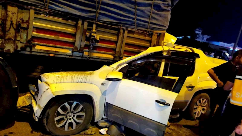 Samsun’da kamyonet tıra arkadan çarptı: 1 ölü, 1 ağır yaralı
