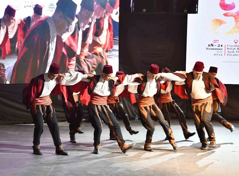 3. Uluslararası Esenyurt Halk Dansları, Müzik ve Sanat Festivali Tuğçe Kandemir konseriyle sona erdi

