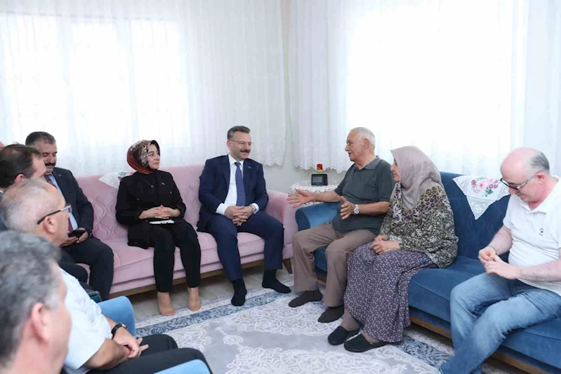 Vali Aksoy, şehit ailesine ziyarette bulundu
