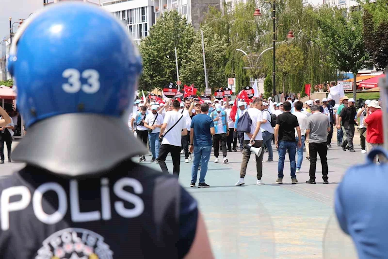 Polis barikat kurarak yürüyüşe izin vermedi: Yalnızca 10 kişi Bolu’dan Ankara’ya yola çıktı

