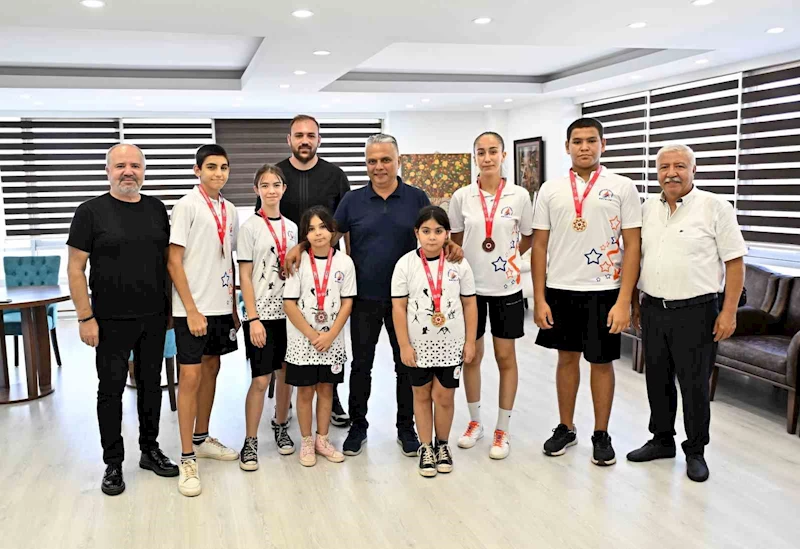 Muratpaşa’nın ‘Kızıl Fırtınası’ yeni şampiyonlar yetiştiriyor
