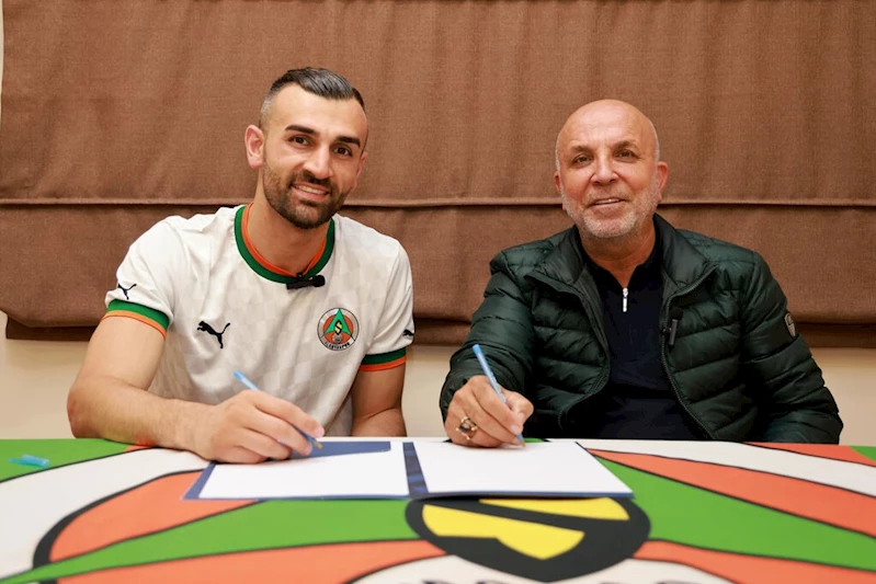 Alanyaspor, Serdar Dursun ile 2 yıllık sözleşme imzaladı
