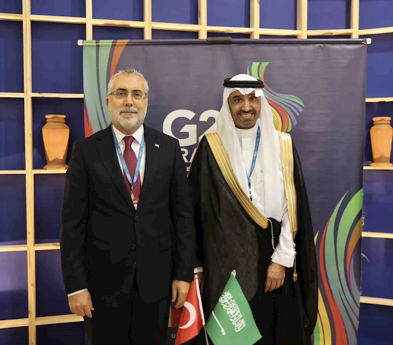 Çalışma ve Sosyal Güvenlik Bakanı Işıkhan, Suudi Arabistan İnsan Kaynakları ve Sosyal Kalkınma Bakanı Alrajhı ile bir araya geldi
